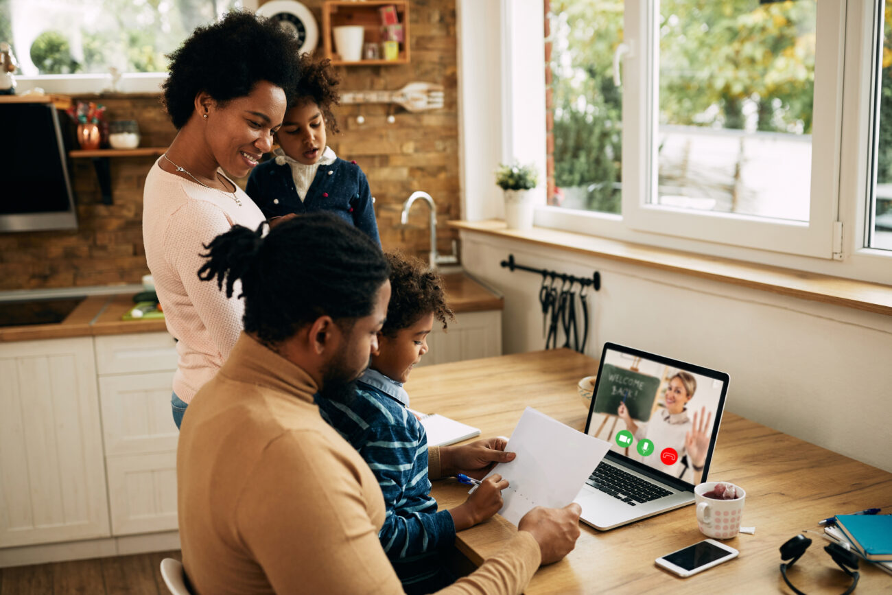 AI for Busy Parents: Practical Ways to Simplify Your Family's Daily Routine